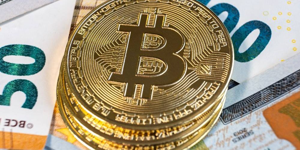 Bitcoin auf Eurobanknoten